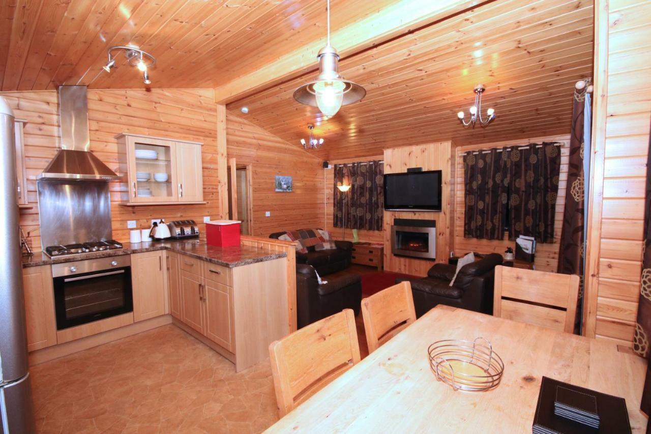 Balquhidder Braes Holiday Park Lodges, Mostly With Hot Tubs And Pet Friendly, Ev Facilities Lochearnhead Exterior photo