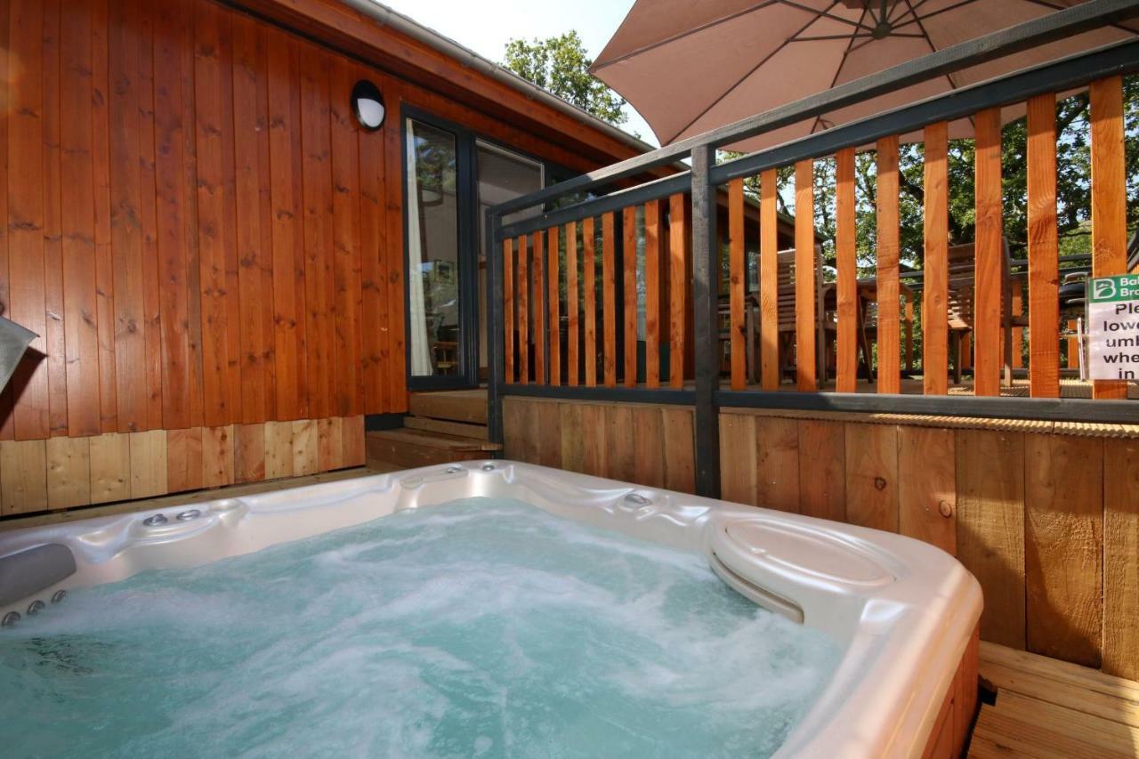 Balquhidder Braes Holiday Park Lodges, Mostly With Hot Tubs And Pet Friendly, Ev Facilities Lochearnhead Exterior photo